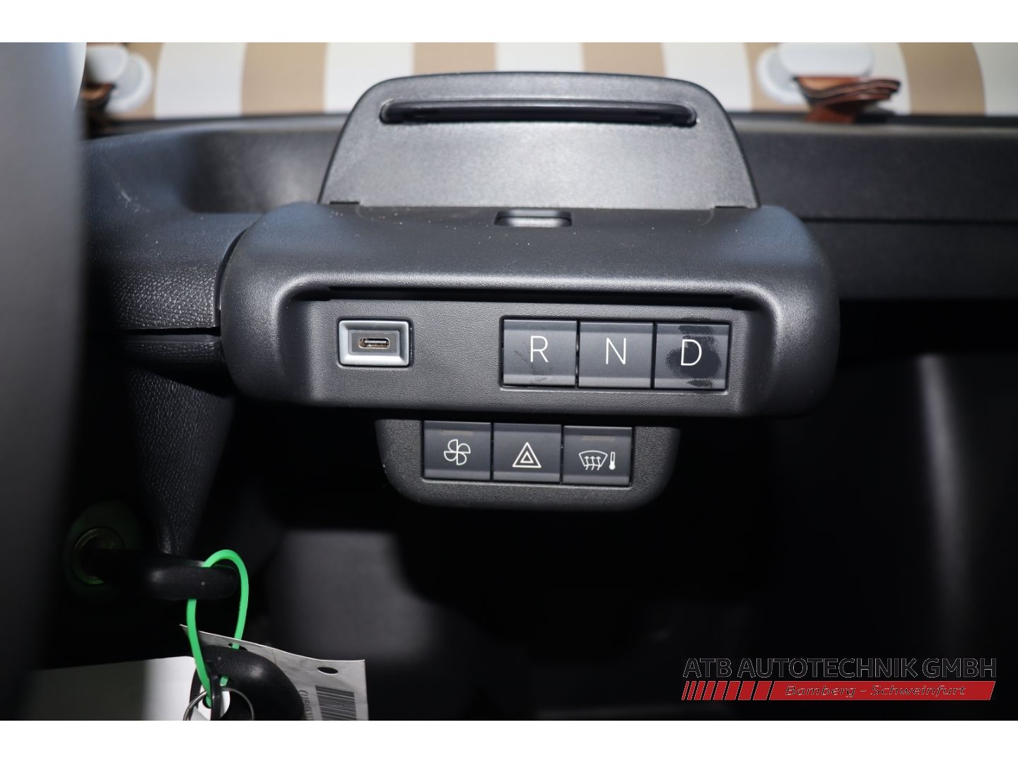 Fahrzeugabbildung Fiat Topolino MY26 7kWh 8,2PS /Fahrbar ab 15 Jahre!