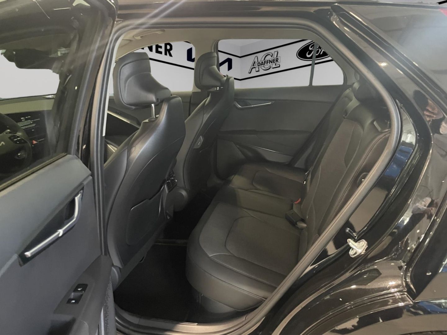 Fahrzeugabbildung Kia Niro Hybrid Spirit HUD Navi HarmanKardon Klimasi