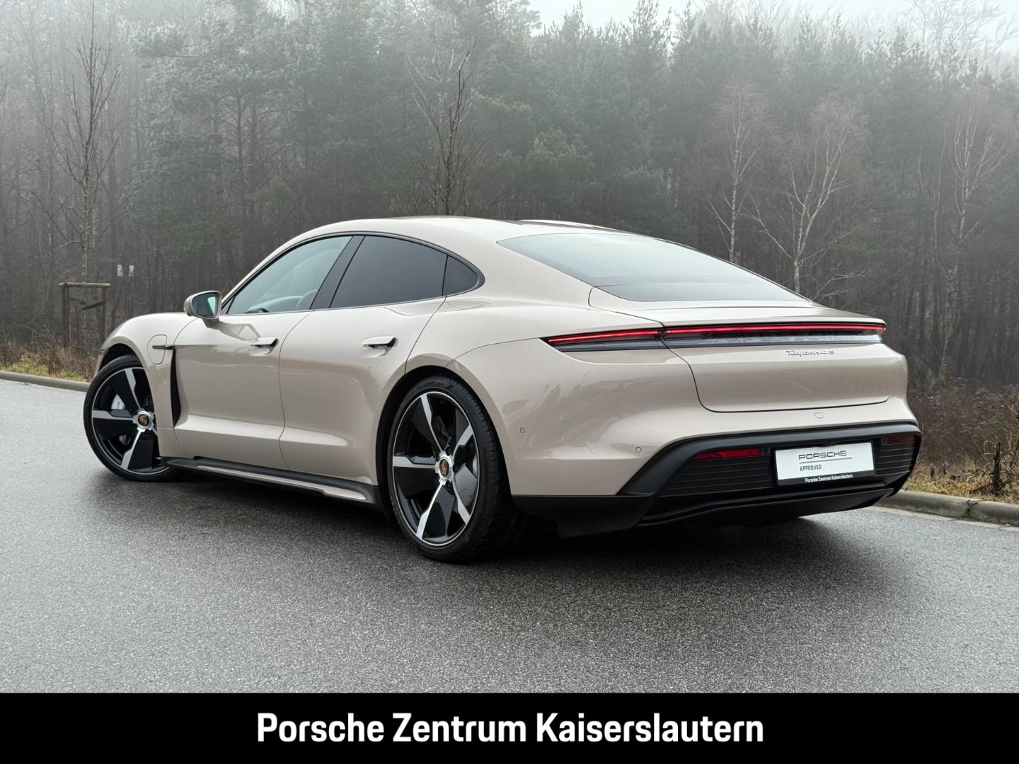 Porsche Taycan 4S HA-Lenkung Nachtsicht Head-Up BOSE