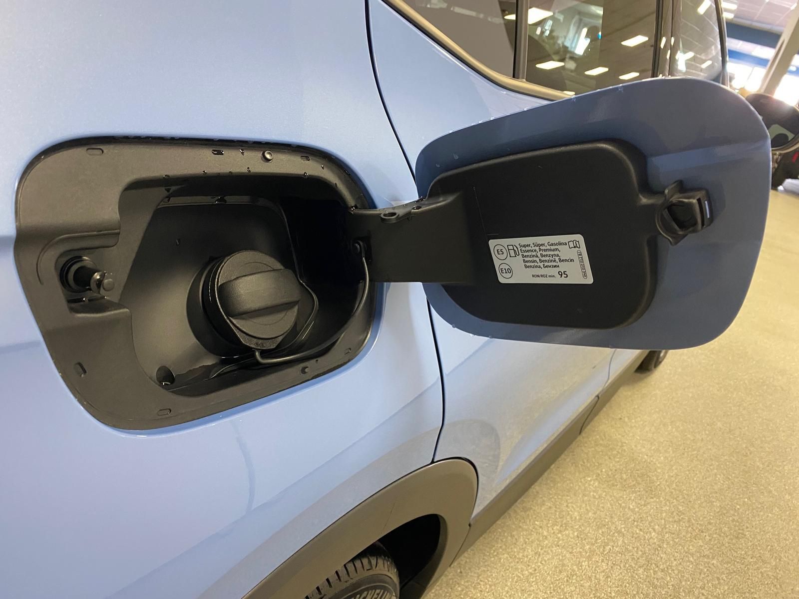 Fahrzeugabbildung Volkswagen T-Cross 1.0 TSI Life+APP+ACC+TOTWINKEL+KAMERA+++