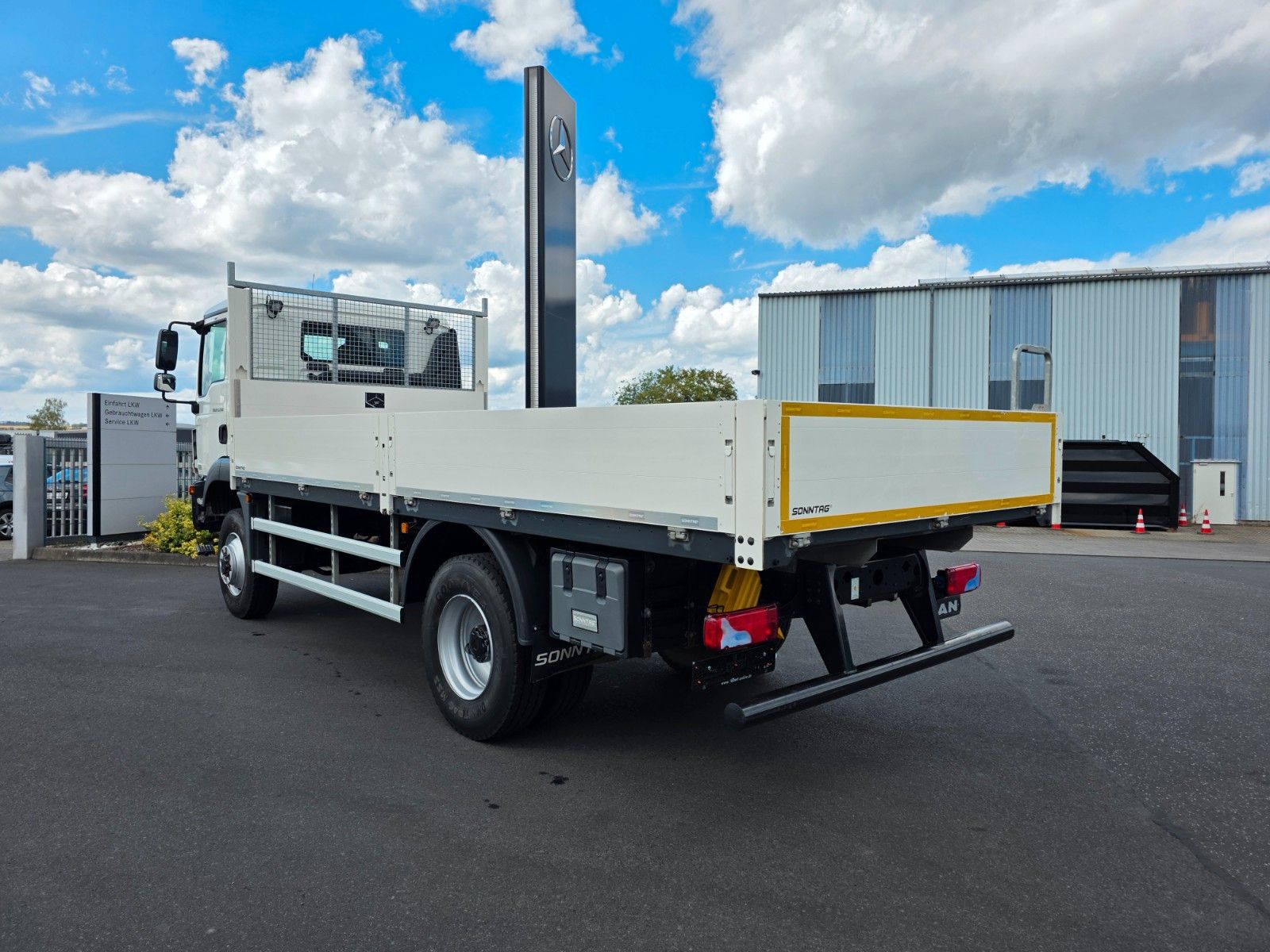 Fahrzeugabbildung MAN TGM 13.250 4x4 BL Allrad 37.917km Klima 3 Sitze