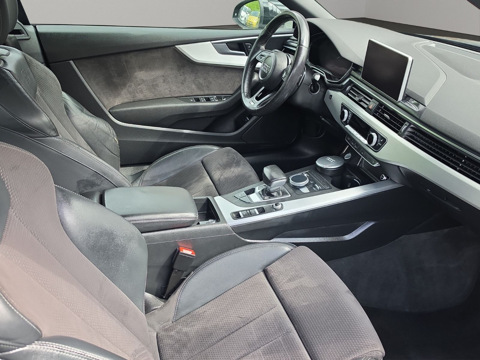 Fahrzeugabbildung Audi A5 Cabriolet Sport S-Line Automatik Navi Leder