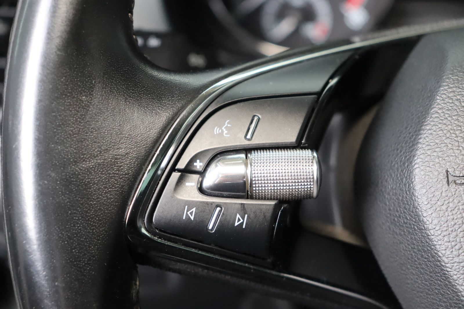 Fahrzeugabbildung SKODA Fabia 1.0 Combi Automatik * LED * Navigation Cle