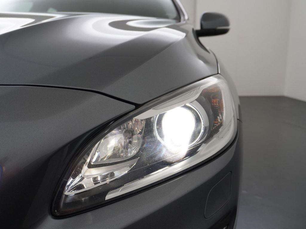Volvo V60 1.5 T3 Summum automatik navi sitzheizung