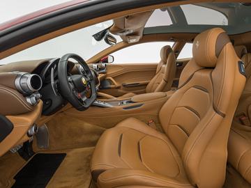 2017 Ferrari GTC4LUSSO — миниатюра 15