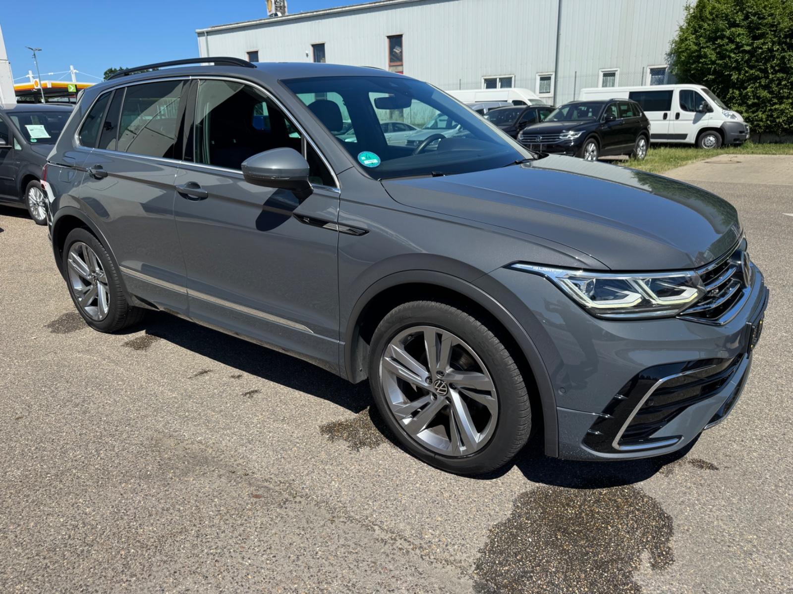 Volkswagen Tiguan R-Line3x*2.0TDI DSG*IQMATRIX*ACC*CARPLAY