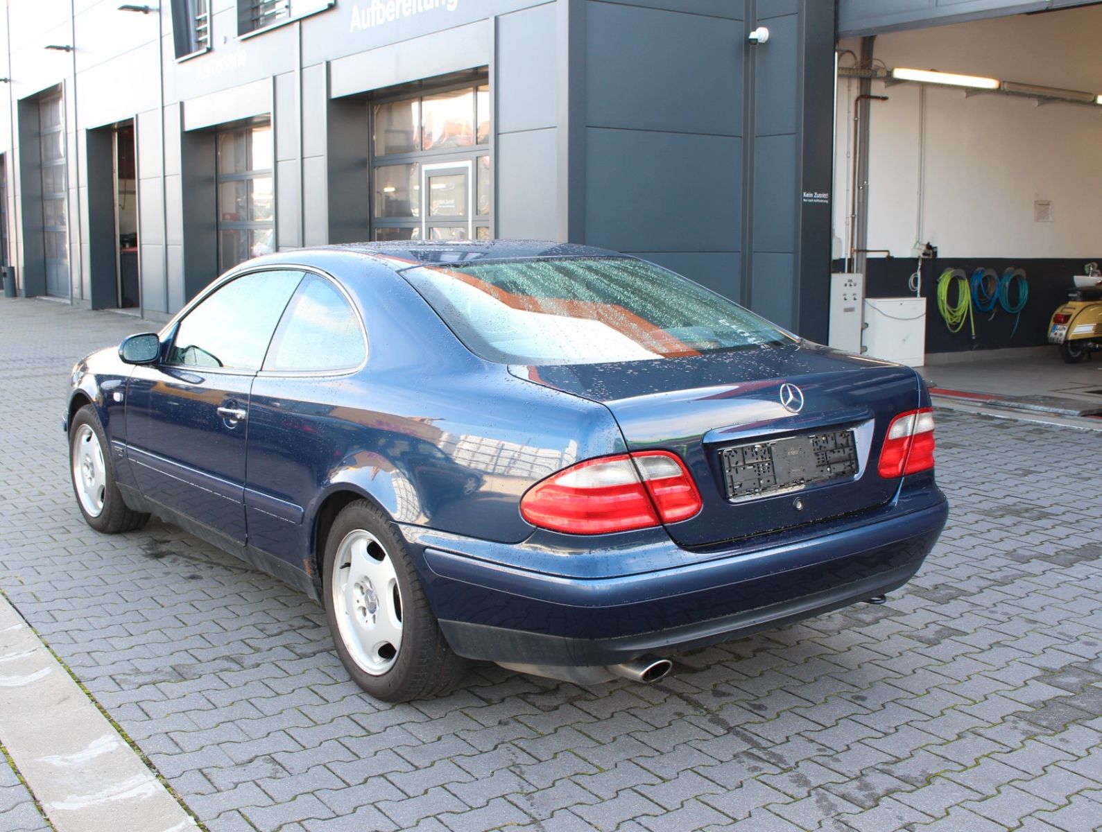Fahrzeugabbildung Mercedes-Benz CLK 200 Elegance 3.Hand+8-Fach+Klima
