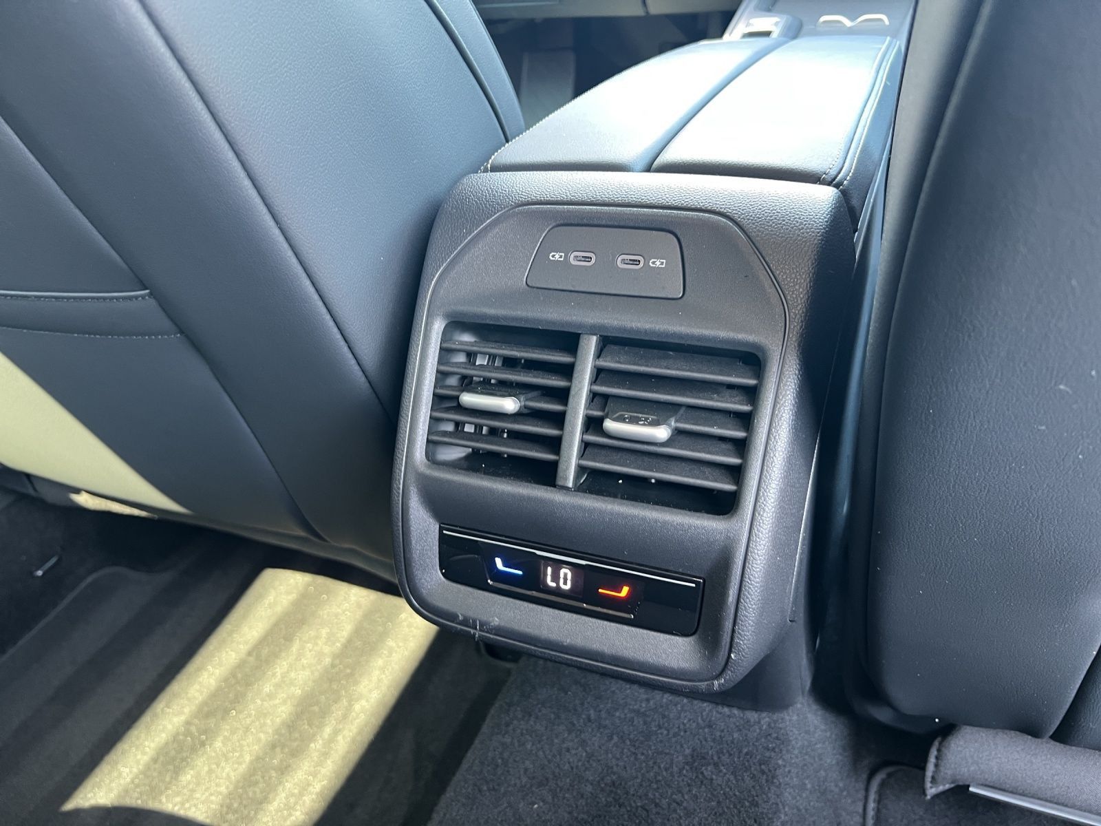Passat Variant Business 2.0 TDI DSG AHK*Navi*ACC