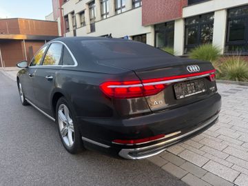 Audi A8 - 5
