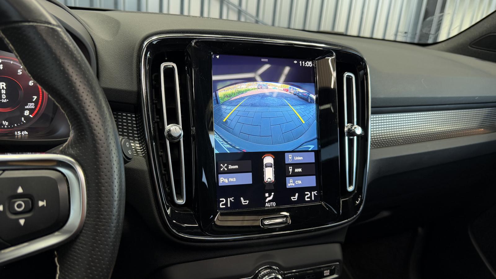 Volvo XC40 R Design 2WD*PANO*KAMERA*HARMAN-KARDON*LANE