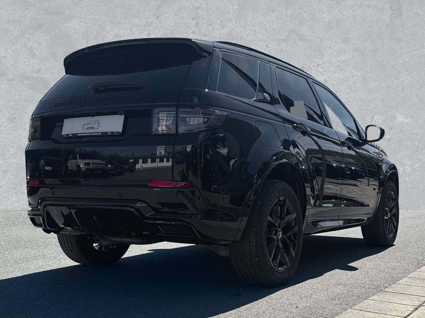 Fahrzeugabbildung Land Rover Discovery Sport D165 Dynamic SE