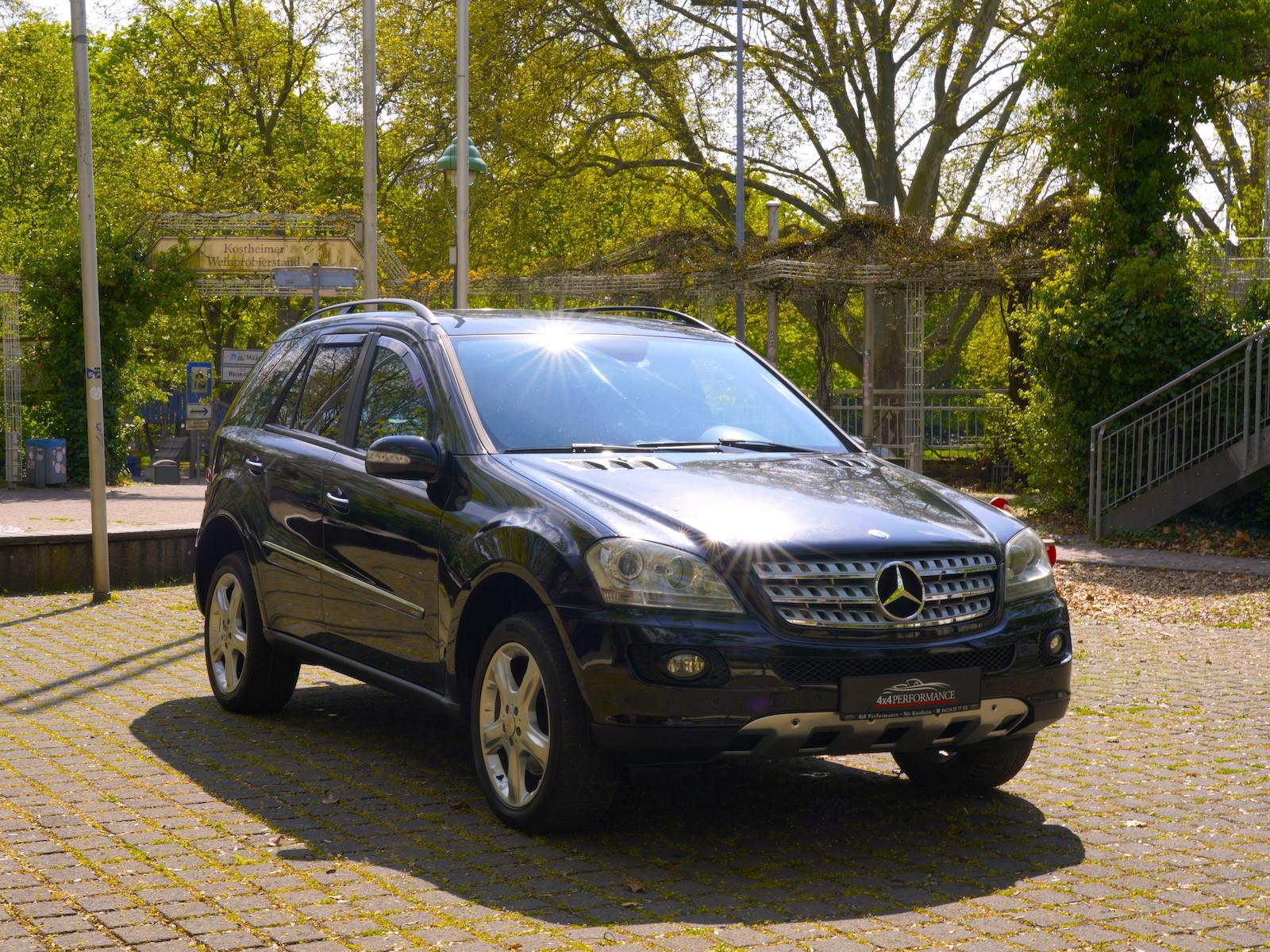 Mercedes-Benz ML 320 CDI *AMG Styling Paket~SH~AHK~Nav~Lederi*