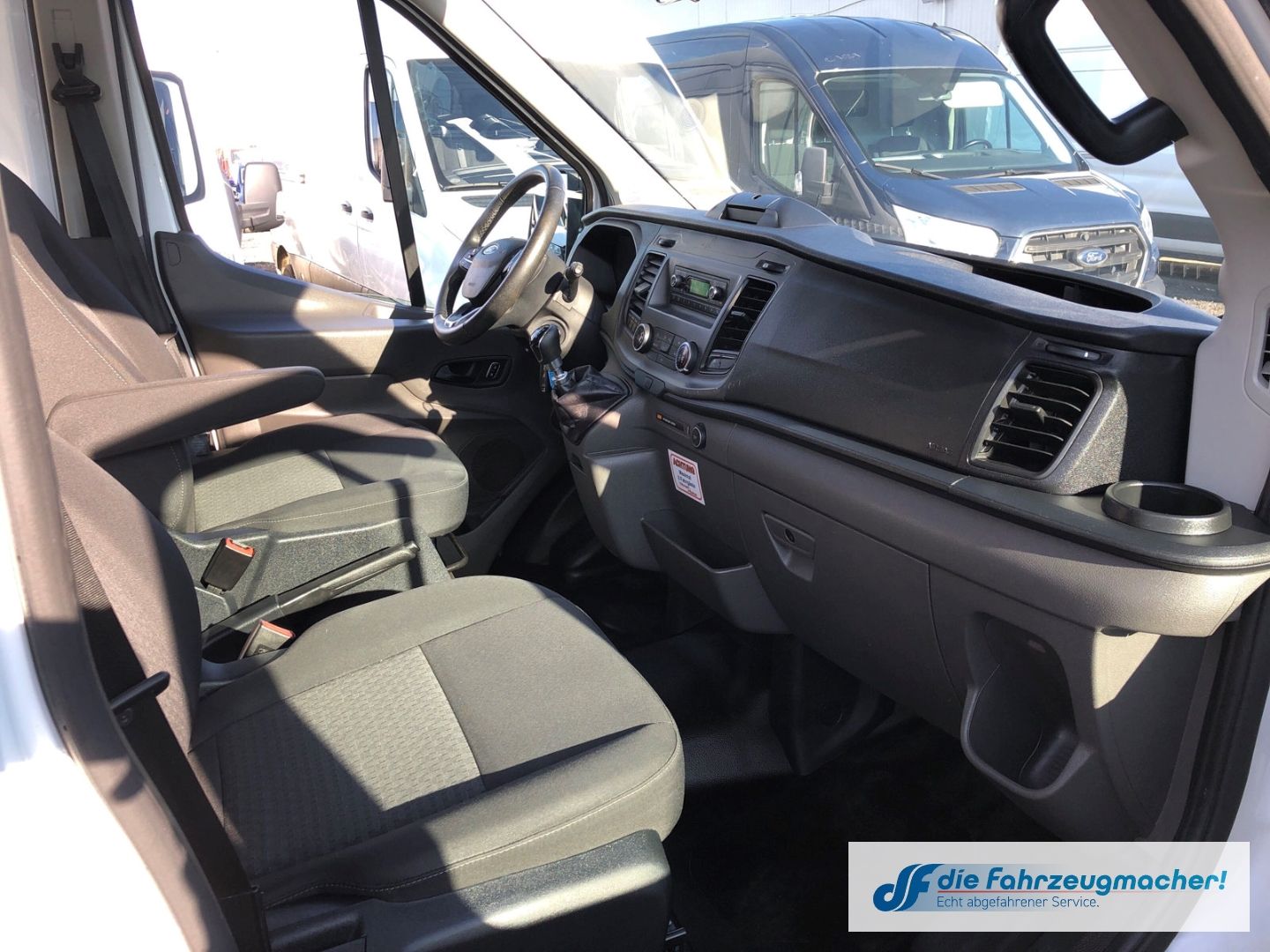 Fahrzeugabbildung Ford Transit Kombi 350 L2 Trend 2.0 TDCi DPF EU6d Not