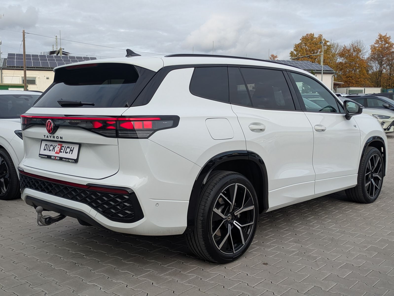 Fahrzeugabbildung Volkswagen Tayron 2.0 TDI 4M R-Line 7Si*MATRIX*AHK*PANO*HUD