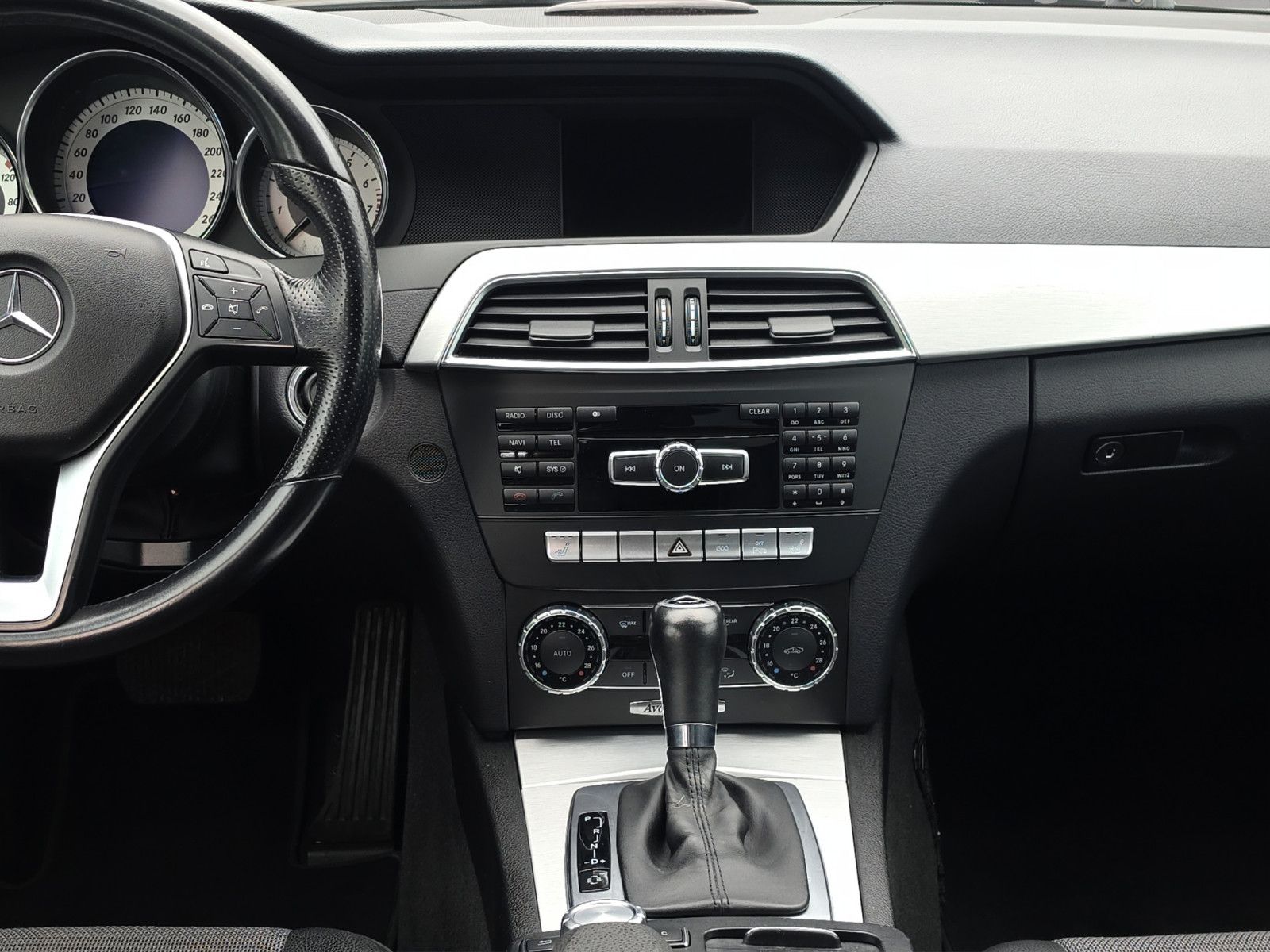 Fahrzeugabbildung Mercedes-Benz C 200 CGI BlueEfficiency AVANTGARDE/AUTOMATIK