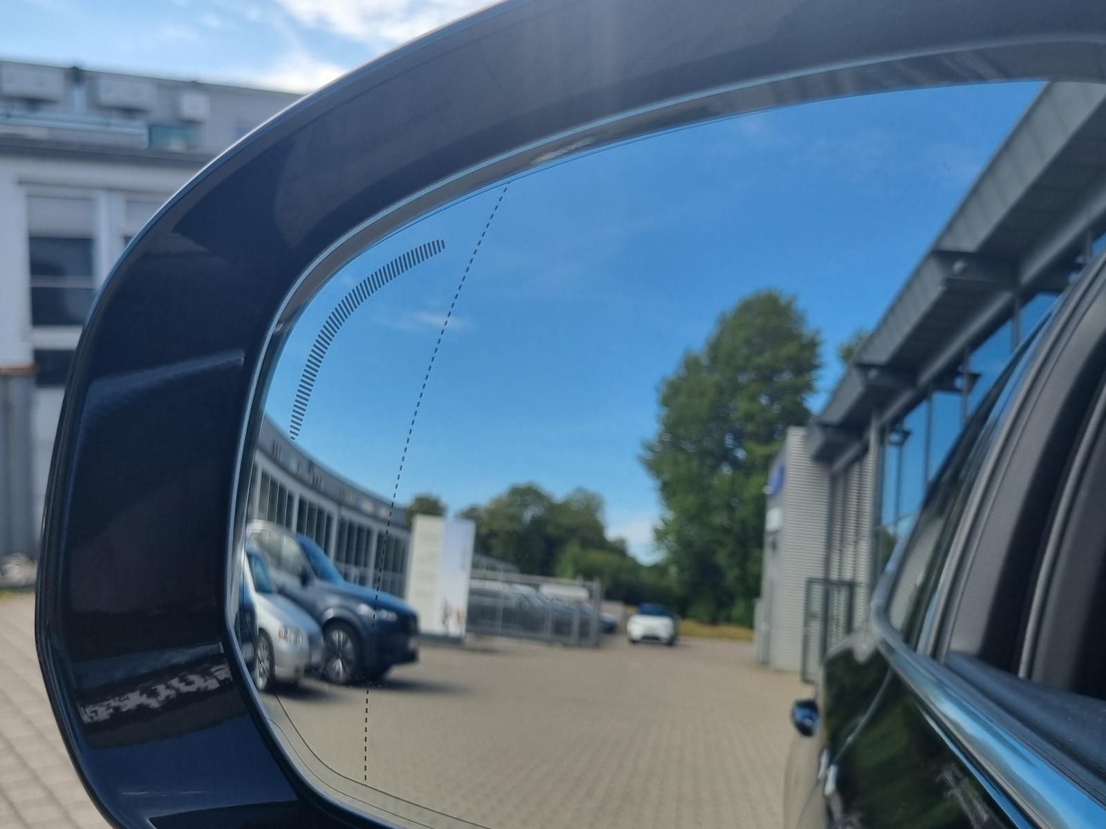 Fahrzeugabbildung Volvo XC60 B4 D Core 'Ganzjahresreifen, Google Maps'