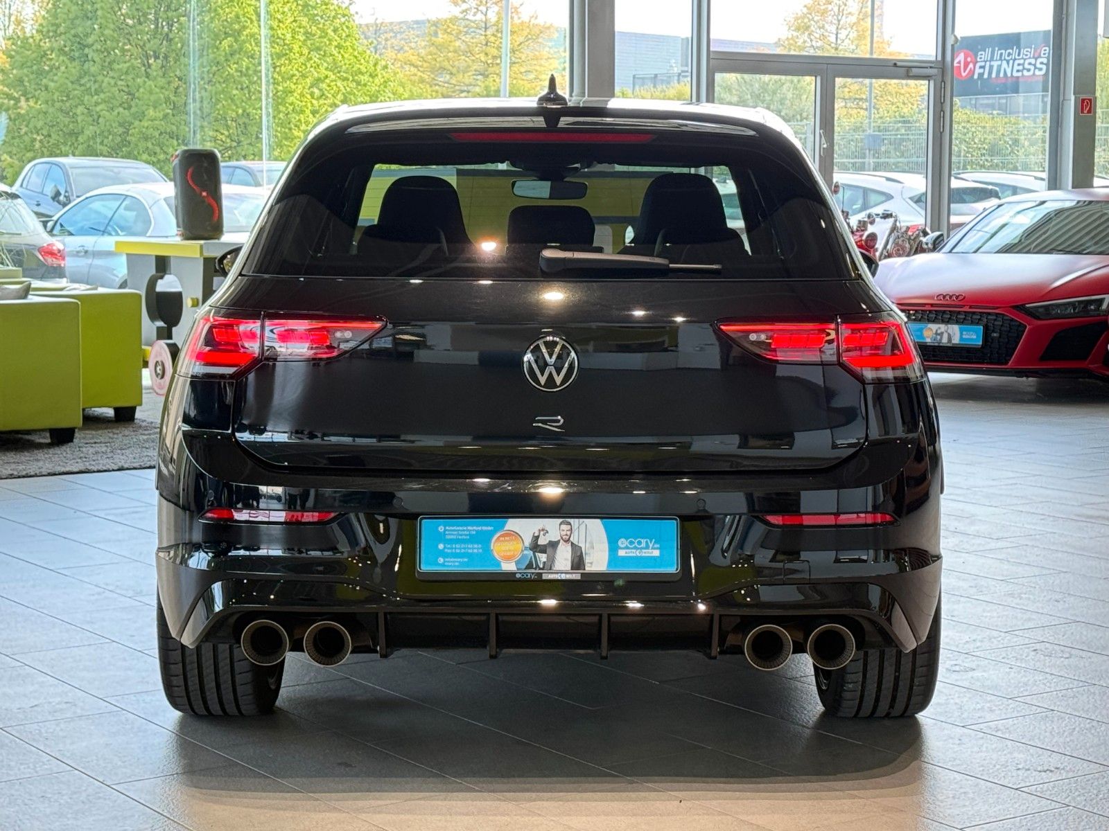 Volkswagen Golf VIII Lim. 2.0 TSI R Akrapovic Ambiente foto 5