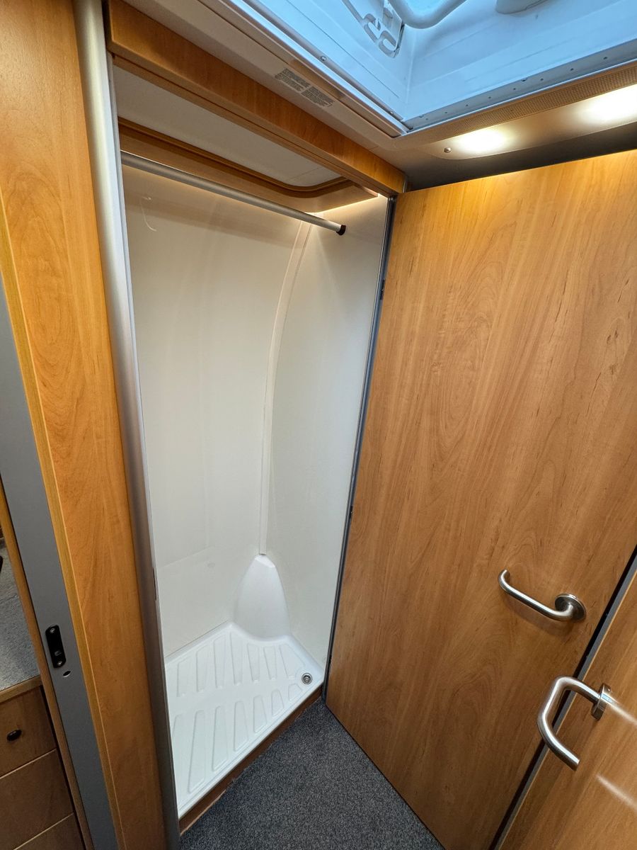 Fahrzeugabbildung Pössl Roadstar 640 DK DACHKLIMA AHK NAVI KAMERA LED 1H