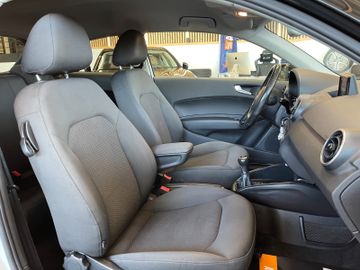Audi A1  *SHZ*KLIMA*PDC*DYNAMIK-FAHRWERK*