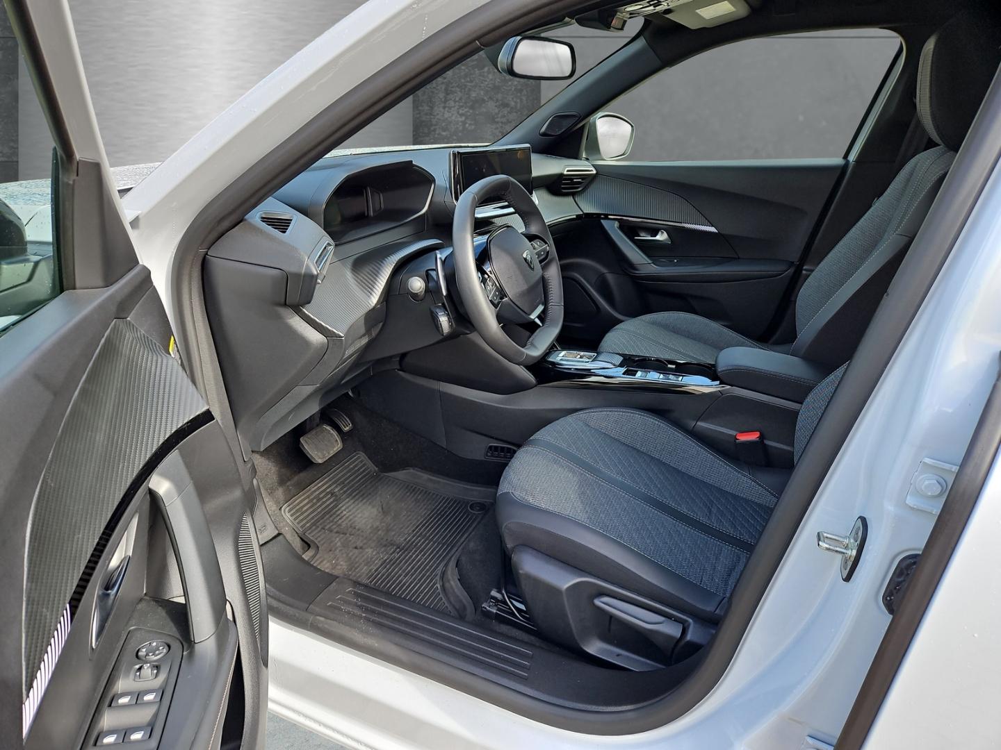 Peugeot 2008 1.2 Hybrid 145 Allure Apple CarPlay Sitzhei