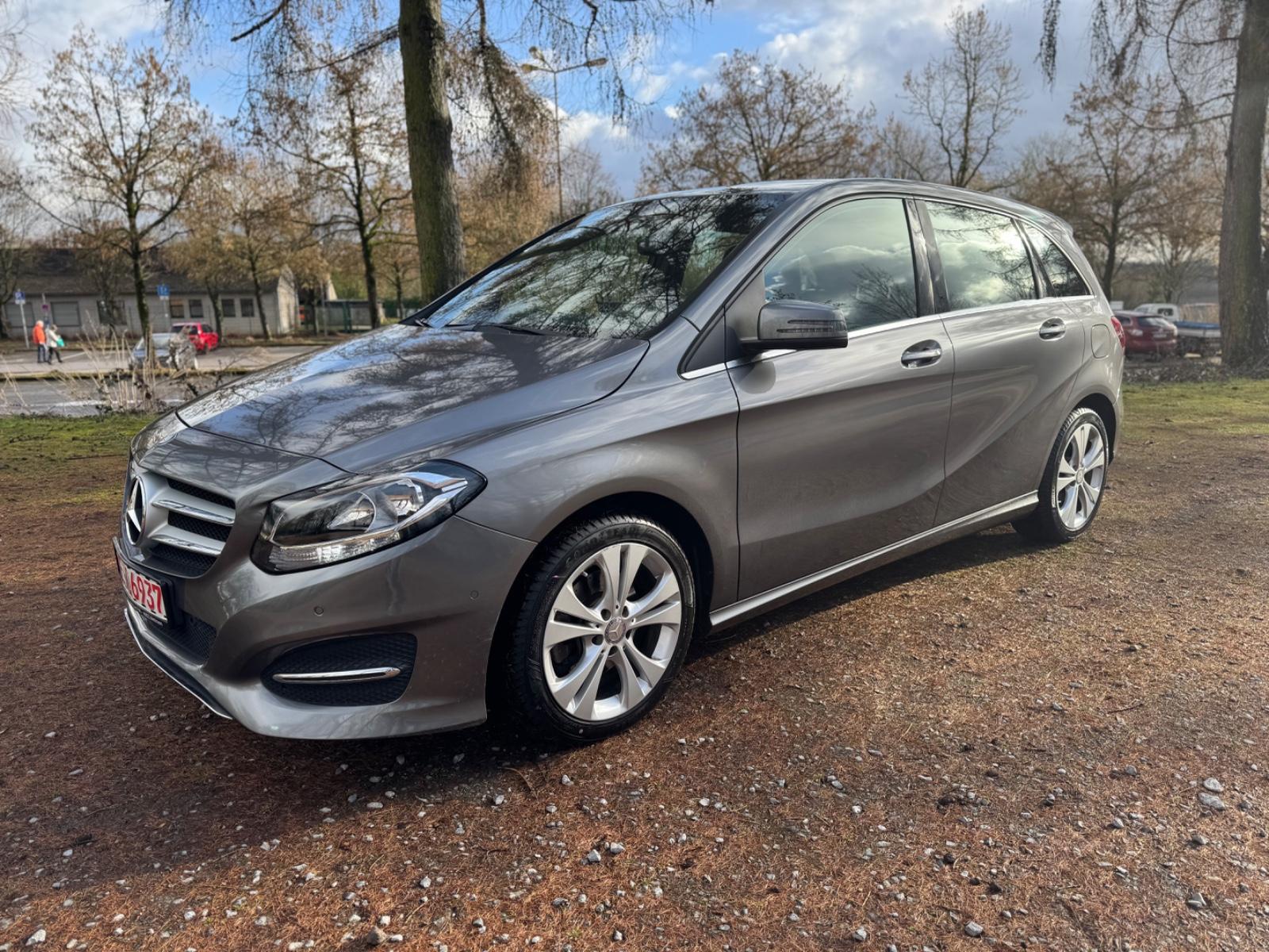Mercedes-Benz B 180 Urban mit Sportsitzen