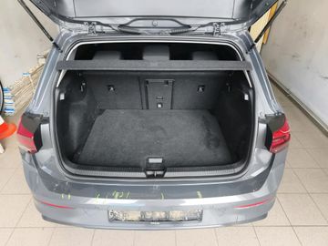 Volkswagen Golf - 8