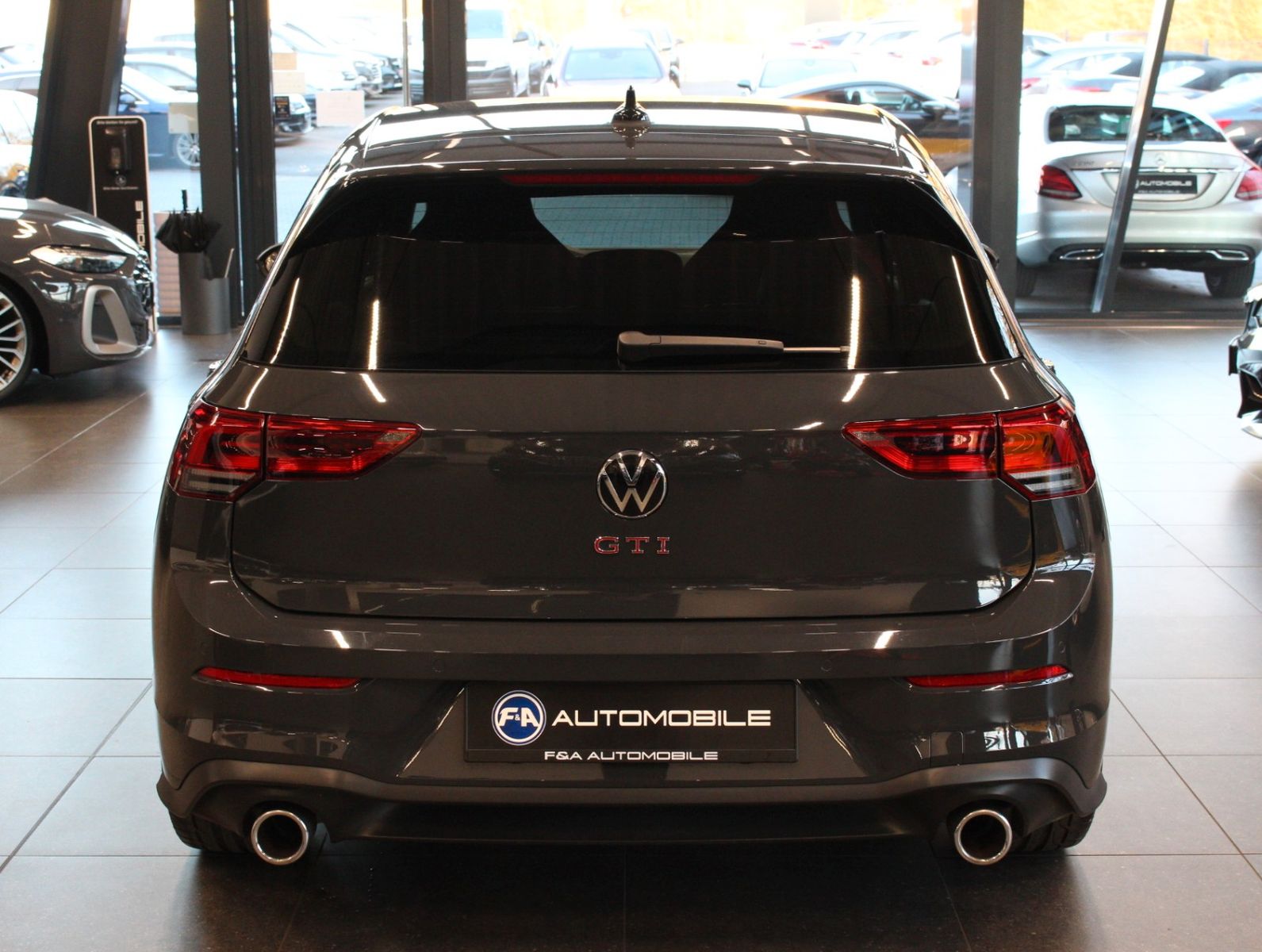 Fahrzeugabbildung Volkswagen Golf 2.0 TSI  GTI+LED*Navi*2.Hand