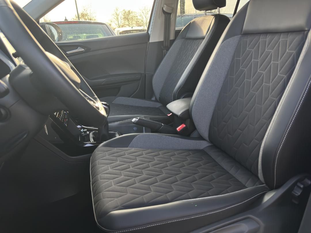 Fahrzeugabbildung Volkswagen T-Cross Life GOAL1.0 TSI,Rear View,SH,LED,ACC,Cl