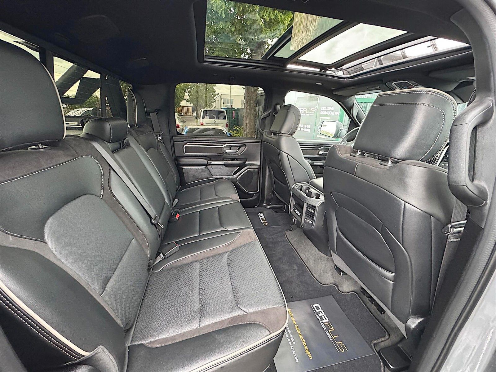 Fahrzeugabbildung Dodge RAM 5.7 V8 LARAMIE PUNISHER Offroad 4x4 *Pano*