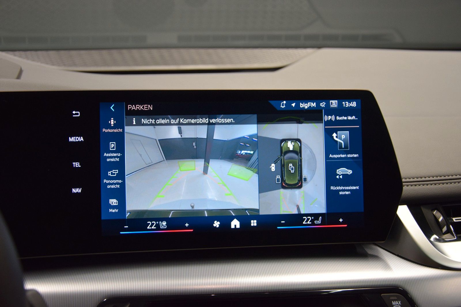 Fahrzeugabbildung BMW 218 i Active Tourer M Sport HuD Leder Pano AHK