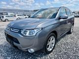 Mitsubishi 4WD / 7 Sitze / Automatik/ Tüv neu - gebrauchte Mitsubishi Outlander aus dem Jahr 2013