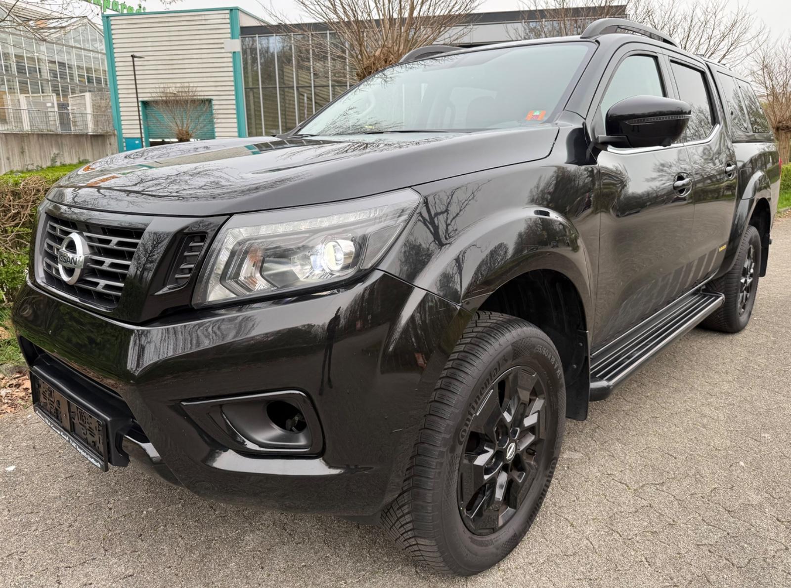 Nissan Navara NP300 N-Guard Double Cab 4x4 Hardtop