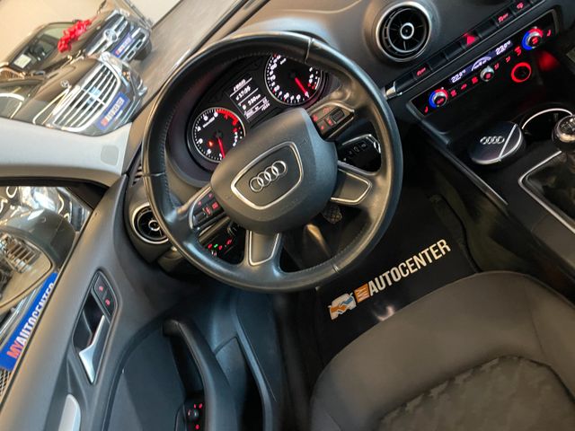 Audi A3 Sportback attraction ultra*2. Hand*Navi*Xenon