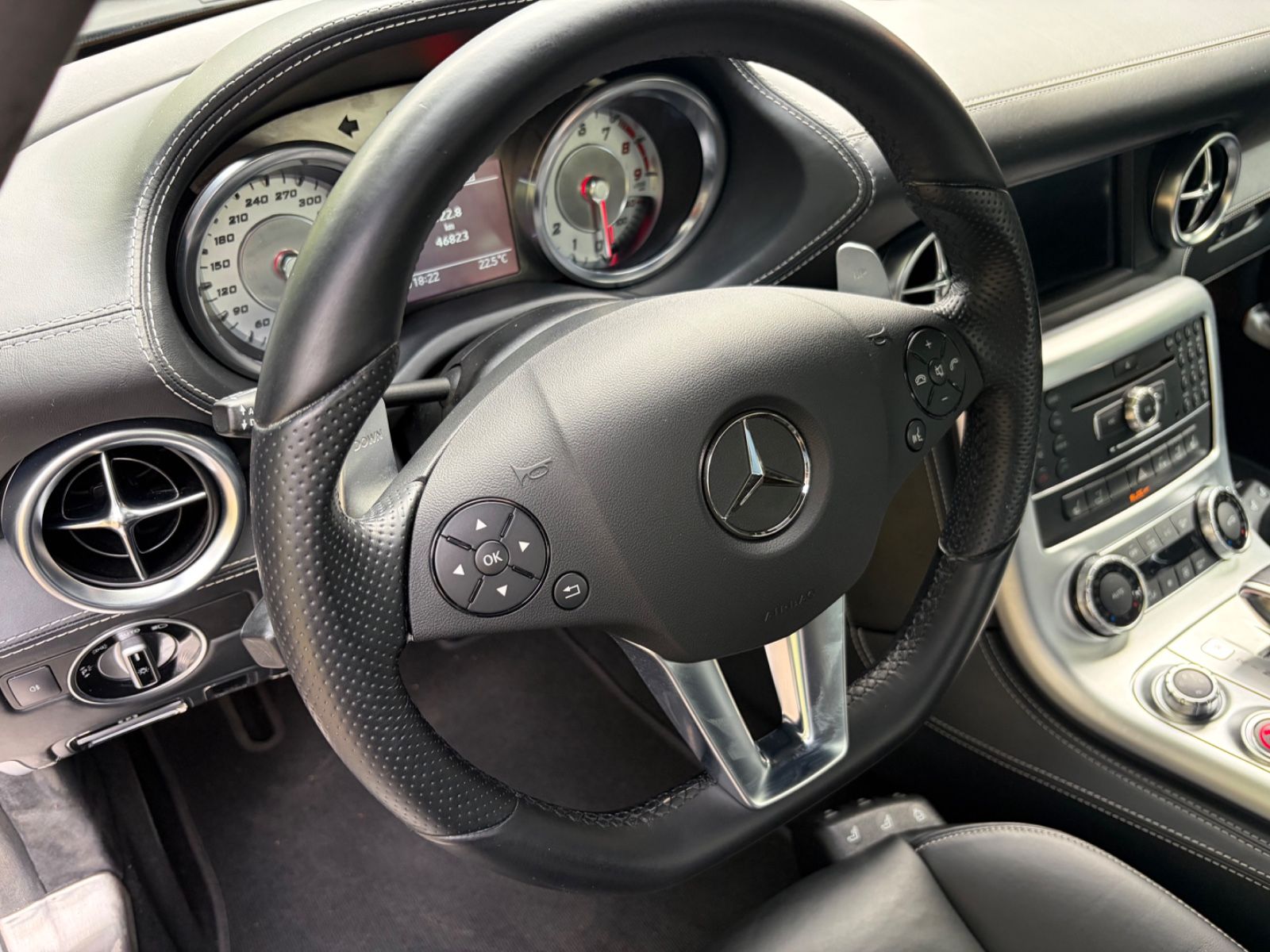 MERCEDES-BENZ SLS AMG 17