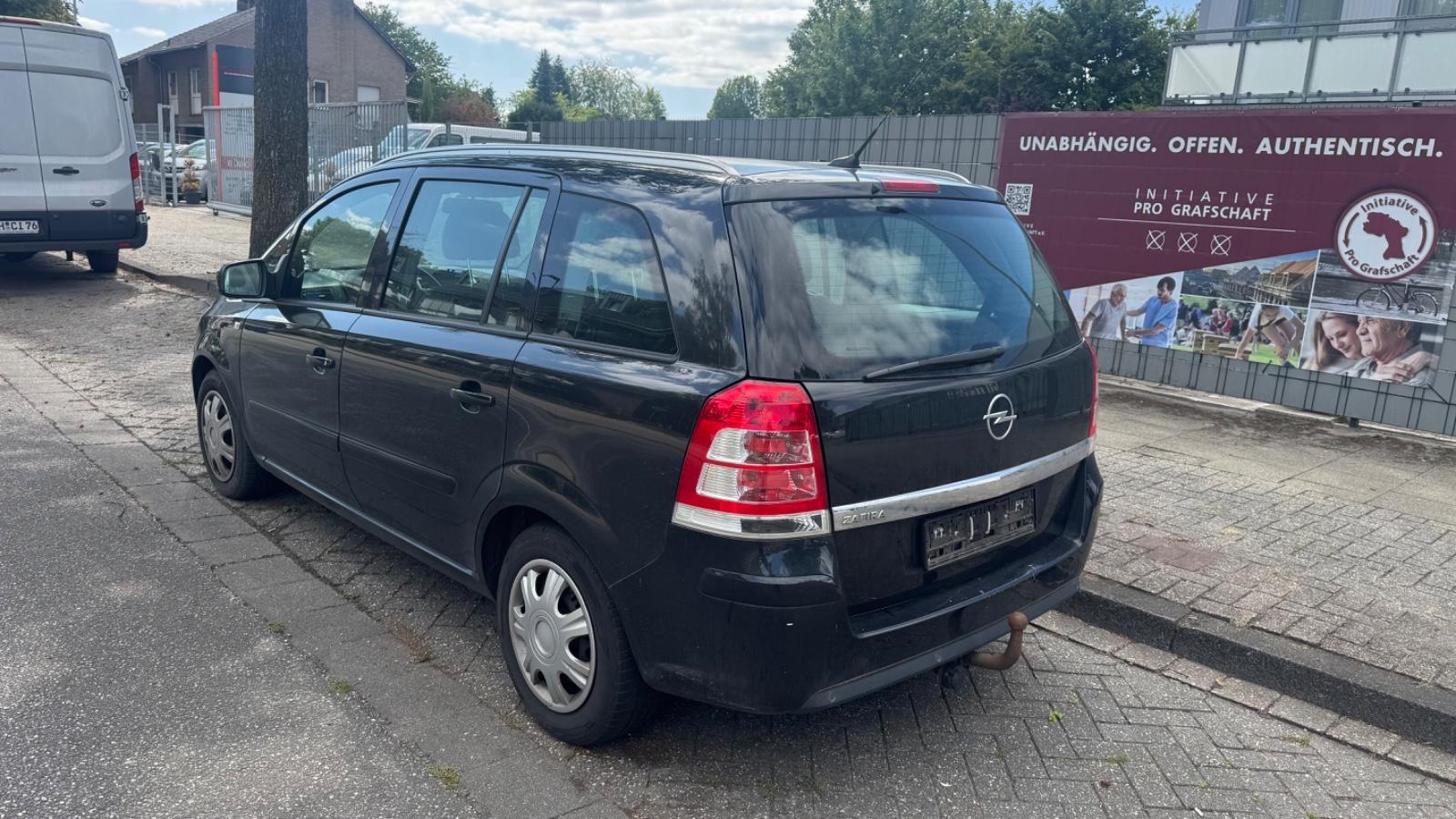 Opel Zafira 2012 — engine 1.796 cm³, 140 HP (103kW)