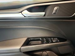 FORD Mondeo Business Edition Navi Kamera SHZ PDC