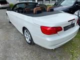 BMW E93 320 Baureihe 3 Cabrio 320d - BMW: E93
