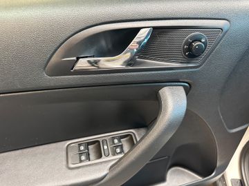 Skoda Yeti Adventure *TÜV*Xenon*Scheckheftgepfl.*Navi*