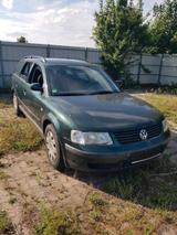 Volkswagen VW Passat 1.6l Benzin 110tkm Kombi BJ.1998 - Volkswagen Passat aus 1998: Kombi