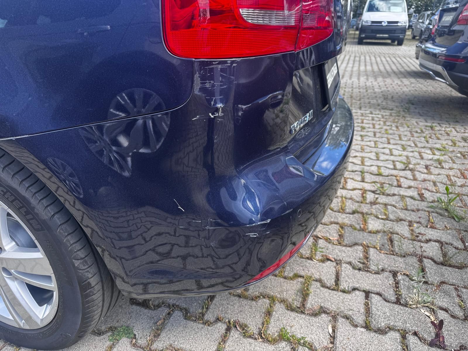 Fahrzeugabbildung Volkswagen Touran Match 2.0 TDI BMT 7-Sitzer Panoramadach