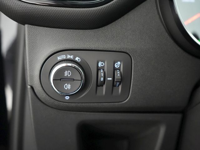 Crossland ELEGANCE PAKET AT+LED LICHT+NAVI+RÜCKF