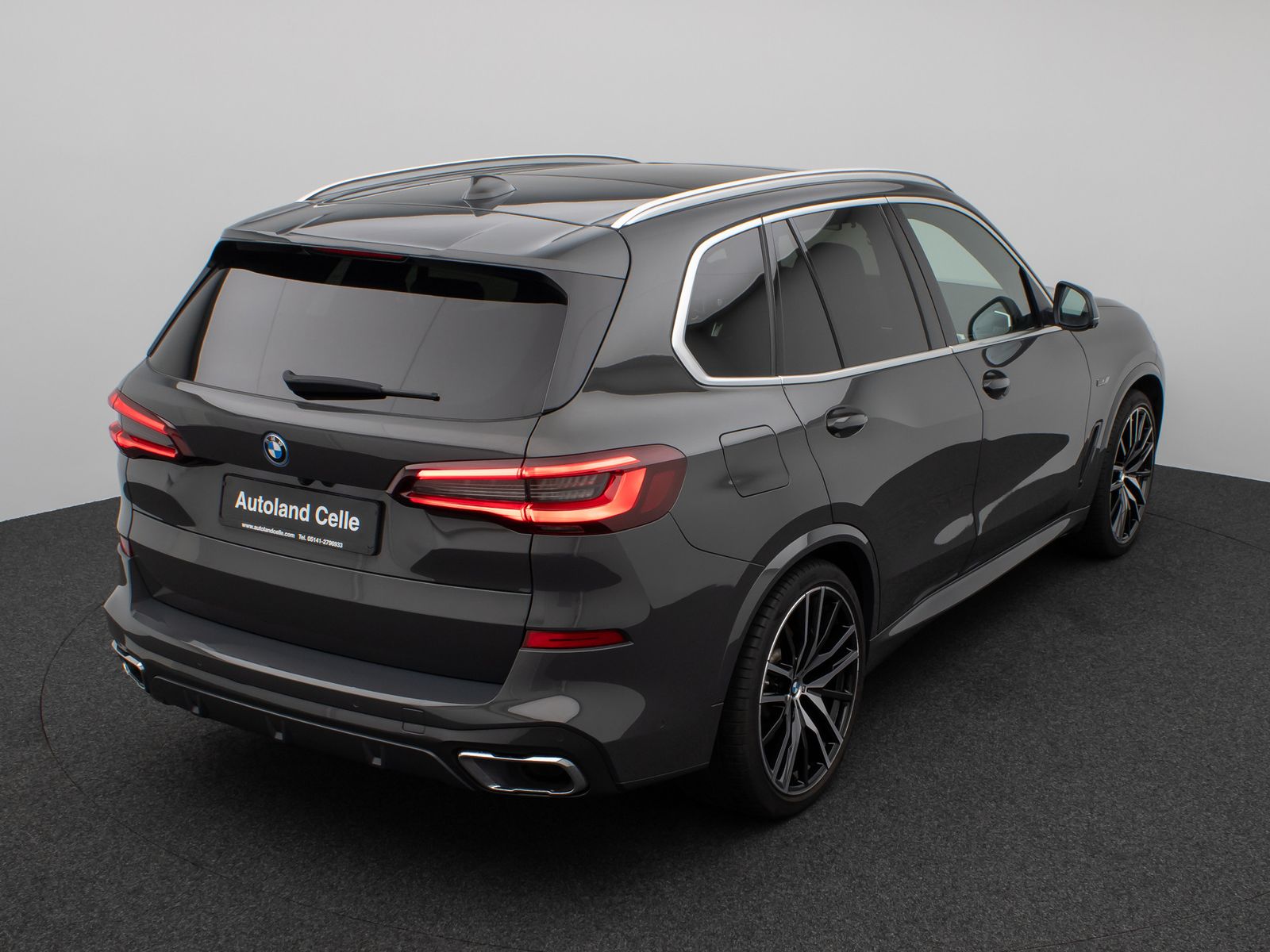 Fahrzeugabbildung BMW X5 xD45e M Sport Panorama 360°Laser HUD B&W 22"