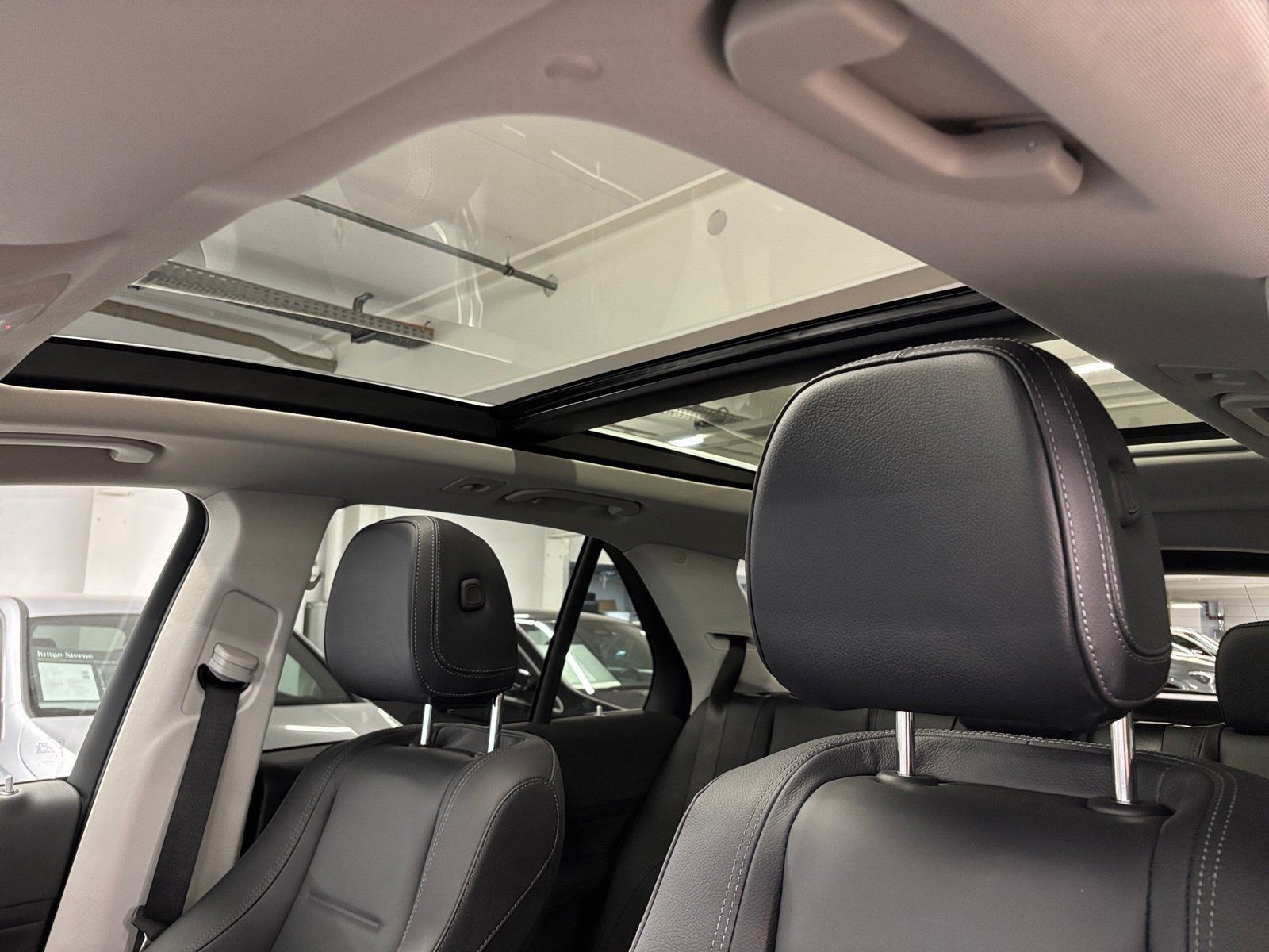 Fahrzeugabbildung Mercedes-Benz GLE 300 d 4M AMG*AHK*Pano*Airmatic*Burmester*360
