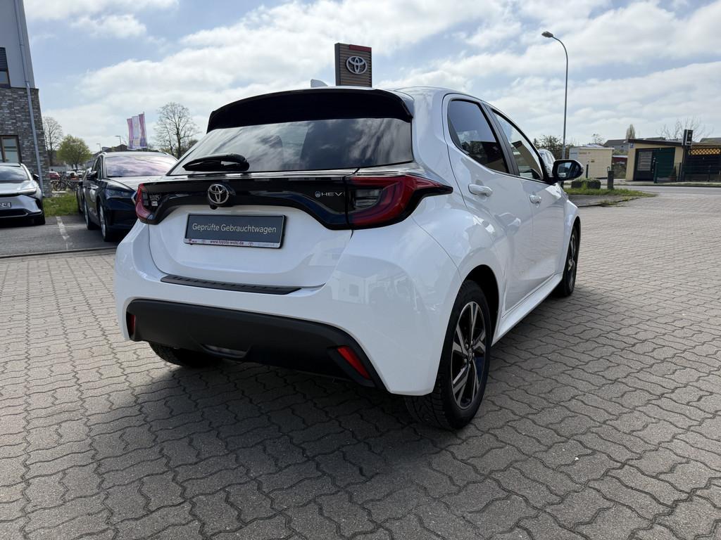 Toyota Yaris 1.5 Hybrid Team Deutschland