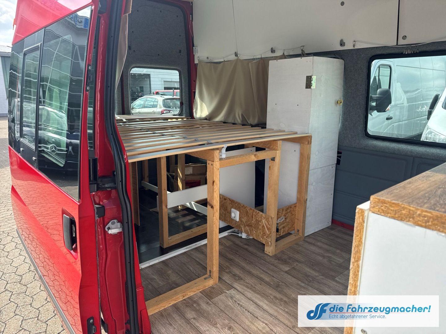 Fahrzeugabbildung Ford Transit Kombi FT 300 L 2.2 TDCI DPF Tel.-Vorb. P