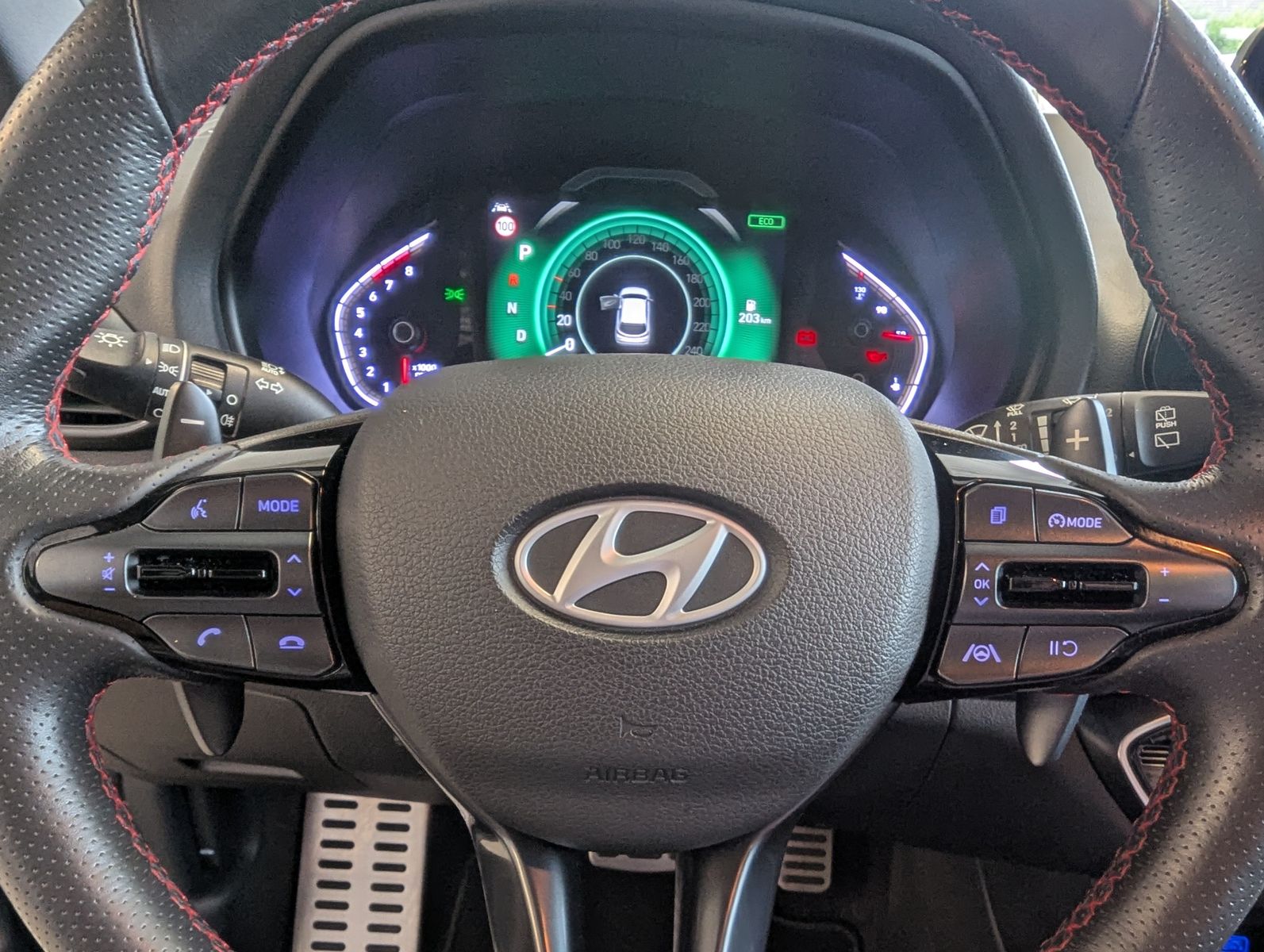Fahrzeugabbildung Hyundai i30 1.5 T-GDI DCT N-Line LED Cam Pano Keyless 18
