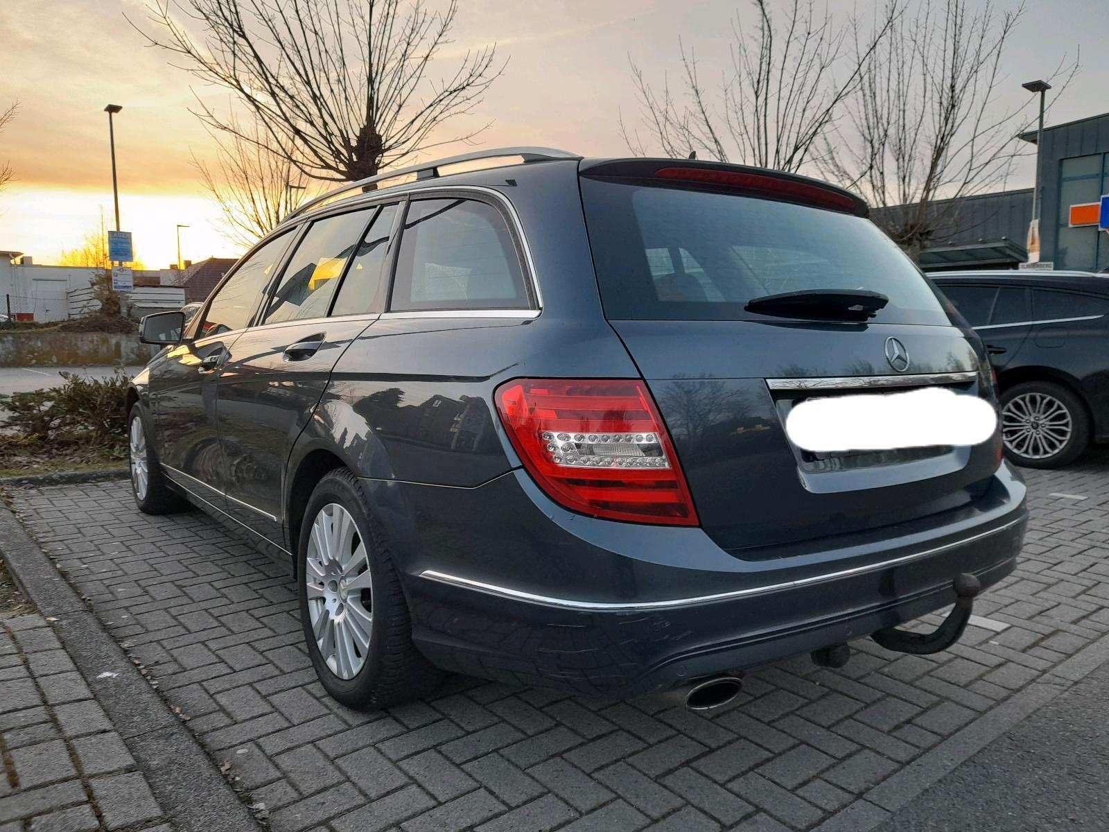 Mercedes-Benz 220 2013 — photo 9