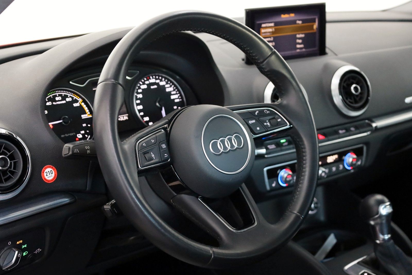 Fahrzeugabbildung Audi A3 Sportback e-tron sport,SH,Kamera,Sportsitze