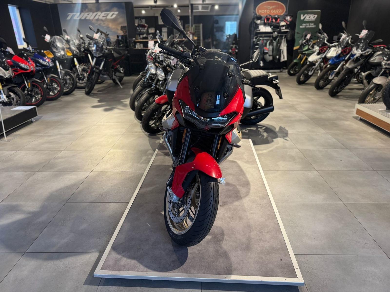 Moto Guzzi V100 MANDELLO