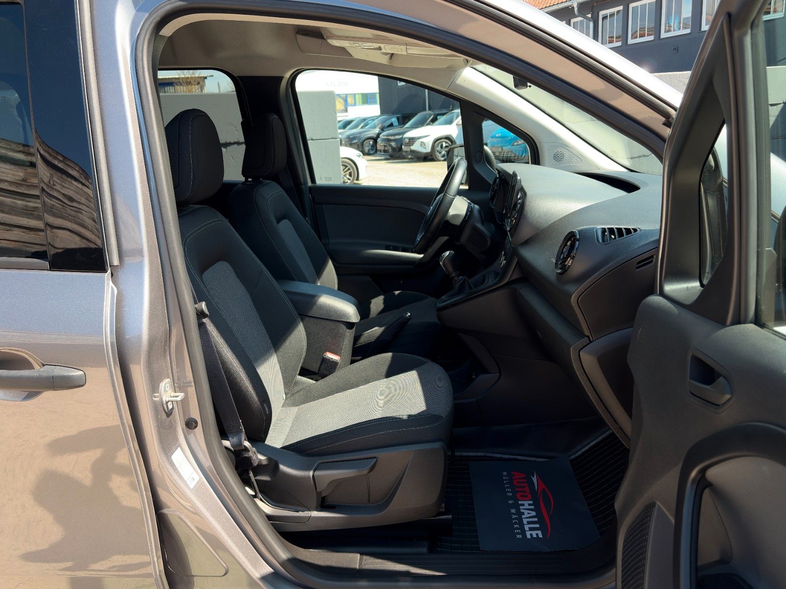 Fahrzeugabbildung Mercedes-Benz Citan Tourer 113 LED Temp. NAV CAM SHZ CarPlay